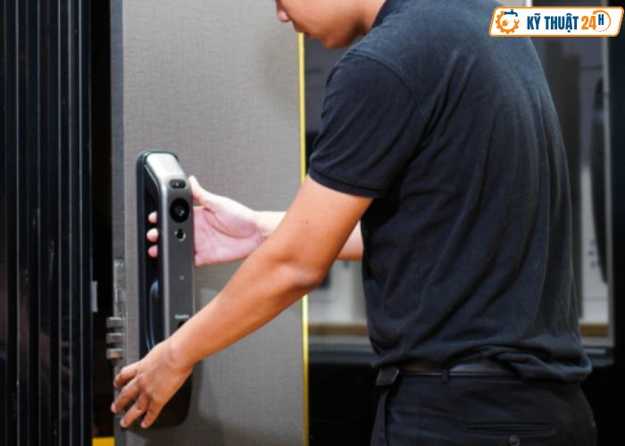Dịch vụ sửa khóa điện tử Quận 10 tại nhà, báo giá minh bạch