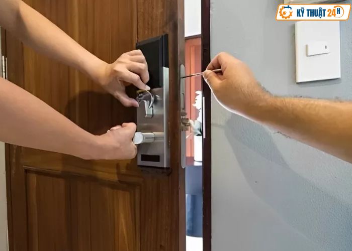 Lắp khoá vân tay tân bình giá rẻ chất lượng cao